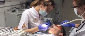 In this case, the patient came on the recommendation of his sister, who was my patient several years ago with a very similar clinical situation in the oral cavity (narrowing, crowding of the teeth nearby, slight crowding of the teeth on the upper and lower jaws)